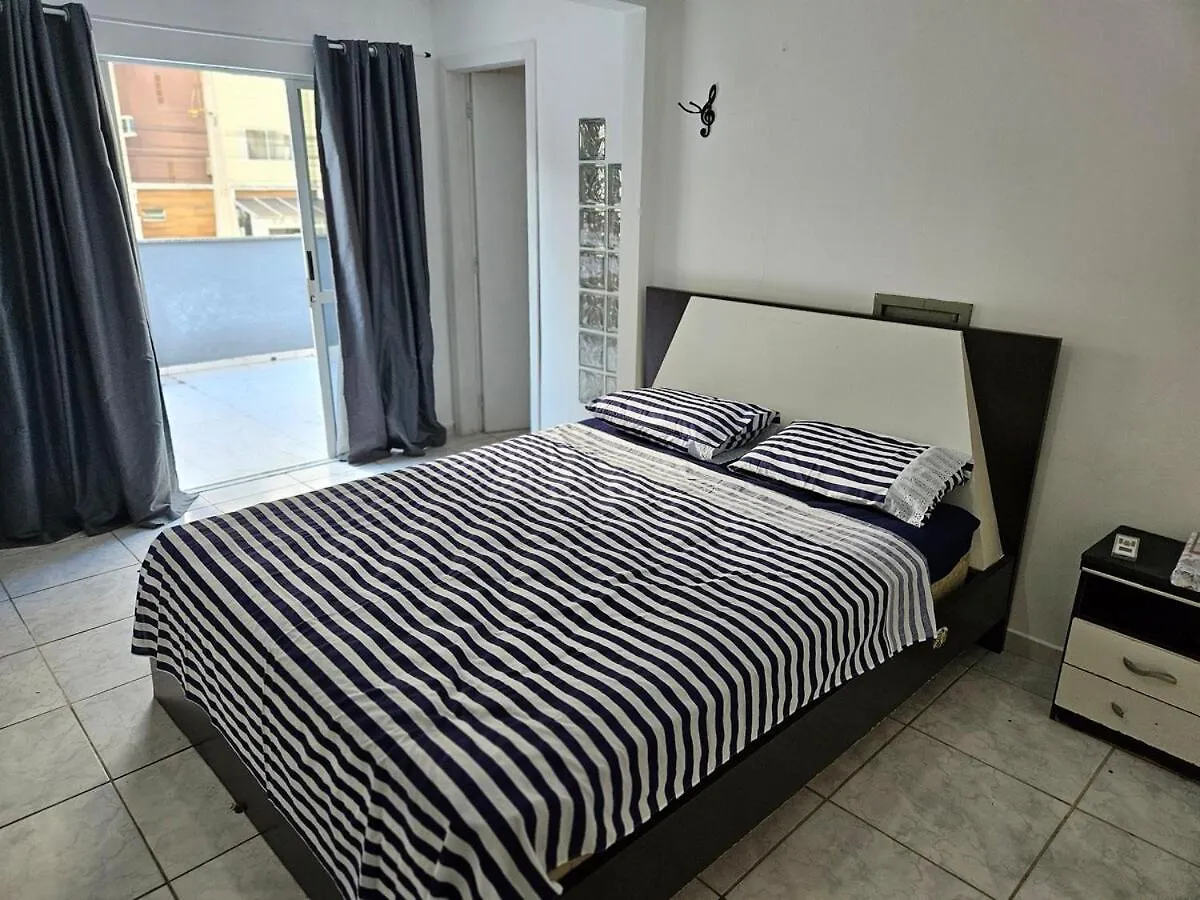 House With Swimming Pool By The Beach Balneário Camboriú 펜션