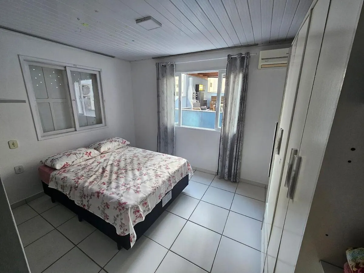 펜션 House With Swimming Pool By The Beach Balneário Camboriú 브라질